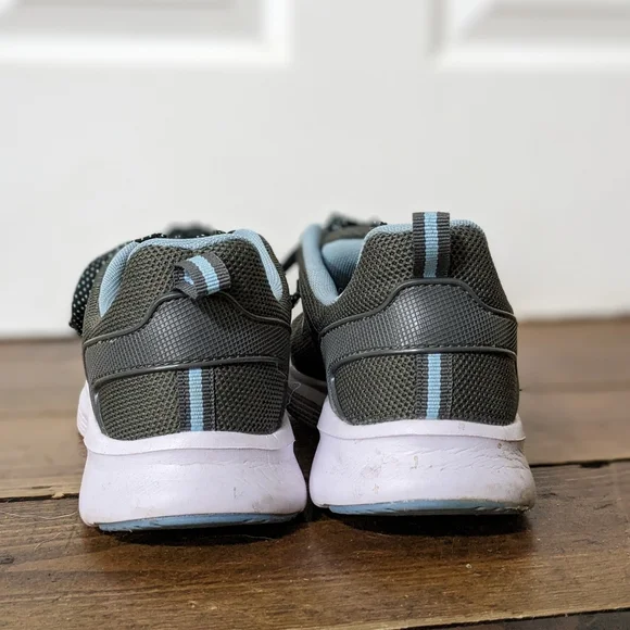 Running Shoes - Picture 5 of 5